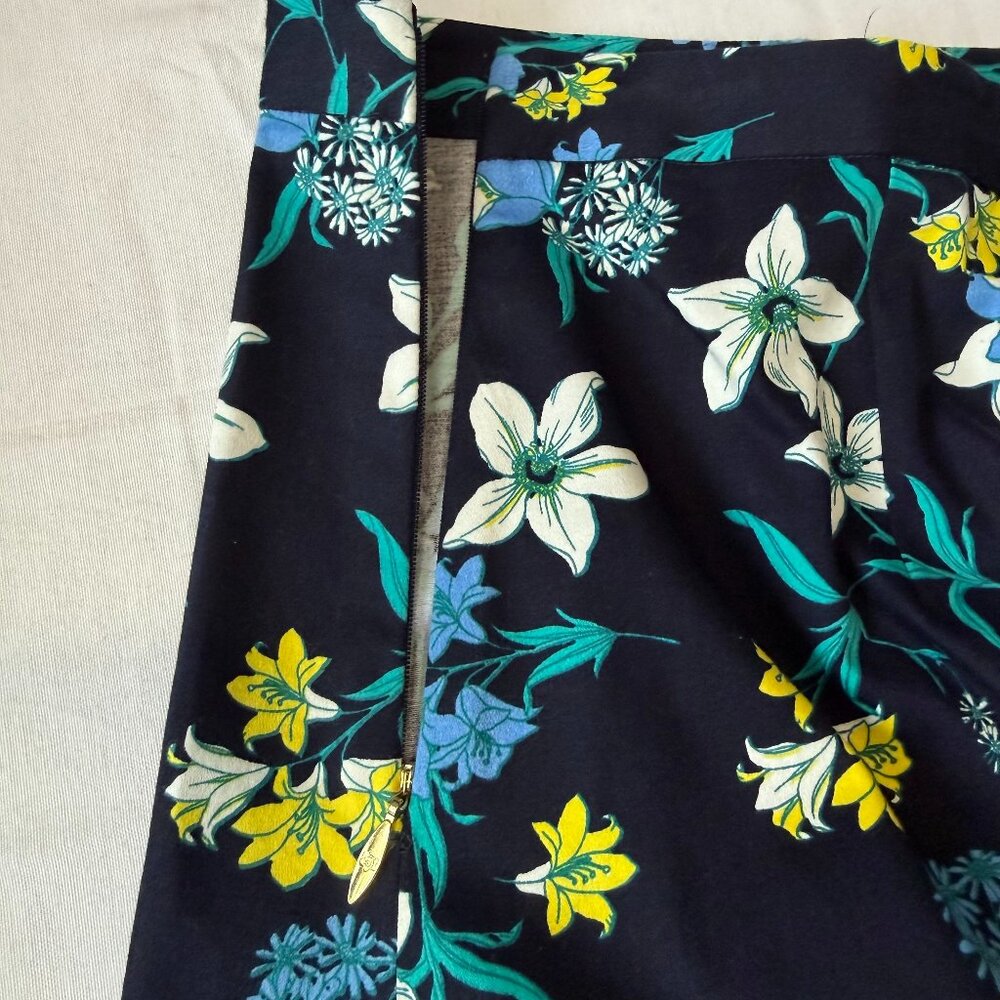 Draper James Elliston Floral Skirt A-Line Mini Navy Yellow Size 6 - Picture 3 of 8